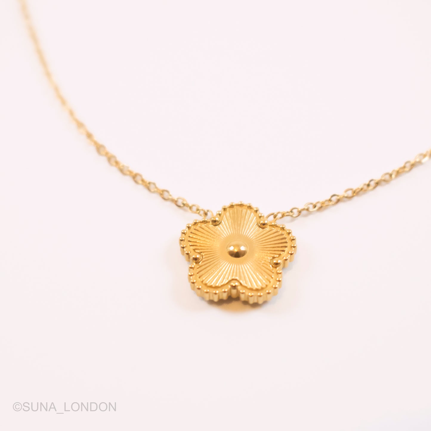 Single Gold Clover Necklace