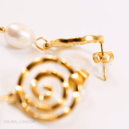 Nila Pearl Earrings